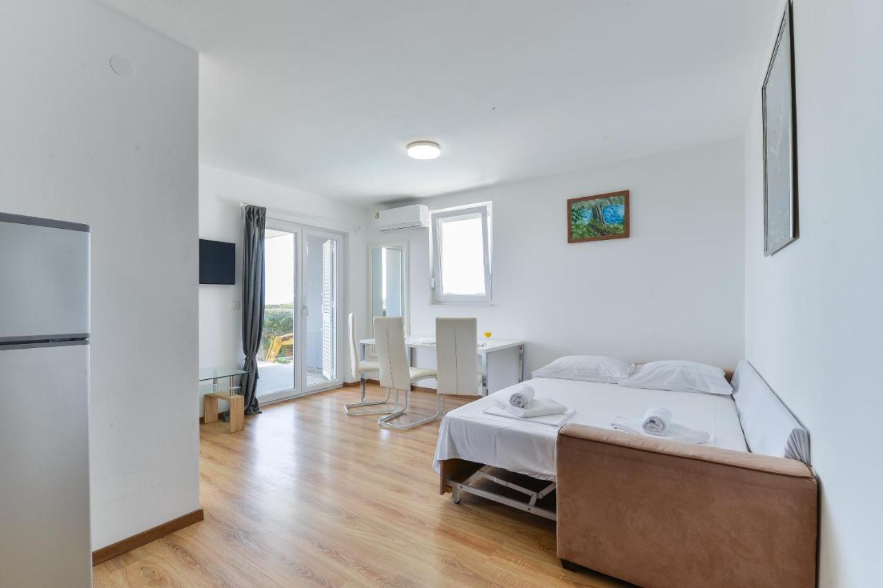 Royal Apartments Novalja Zewnętrze zdjęcie